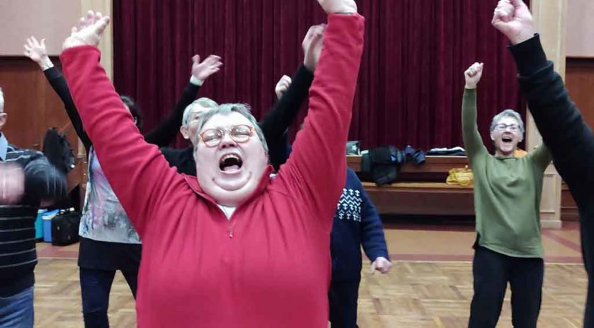 yoga du rire Se fendre la poire pour avoir la pêche santé développement personnel