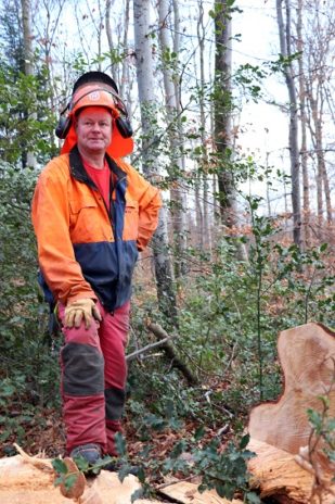 Tempête silencieuse dans les forêts du Grand Est | le bimsa
https://lebimsa.fr/?p=18975
Les forêts du Grand Est ont connu une fin d’année 2019 noire avec un nombre d’accidents mortels en forte hausse. En cause, des arbres fragilisés par le réchauffement climatique et des chutes de branches à répétition. Patrick Bangert, bûcheron à la retraite et élu de la MSA Alsace, tire la sonnette d’alarme.