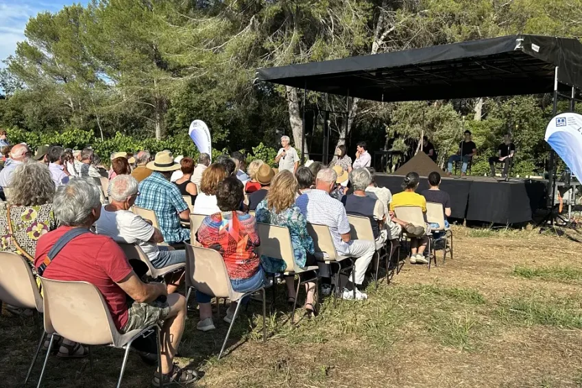 Théâtre ferme Saint-Geniès-des-Mourgues Hérault