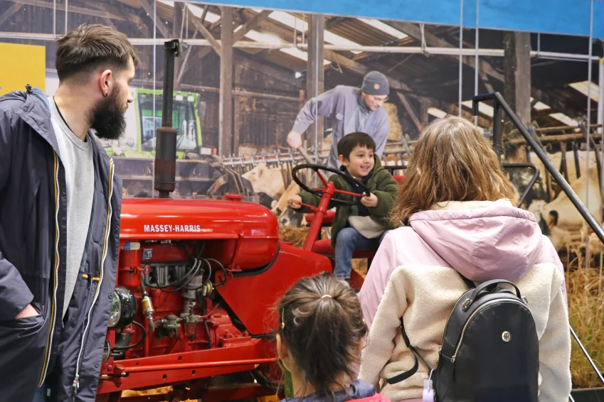 tracteur collection Pony 811 enfant Nord salon agriculture