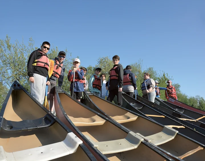 Les quinze adolescents, âgés de 9 à 15 ans, venant des espaces jeunesse des villages de Froidfond et de La Garnache, des petites villes de Vendée, ont bénéficié du dispositif Grandir en milieu rural de la Mutualité sociale agricole Loire-Atlantique-Vendée via l’association Canoë kayak Sallertaine.