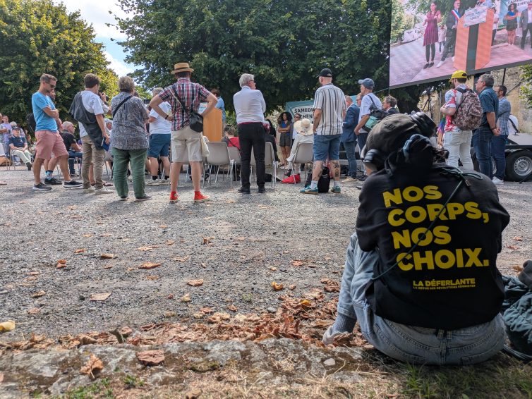 En matinée, une conférences donne la paroles aux militants et élus sur les questions liées au droits LGBT photo : Nicolas François