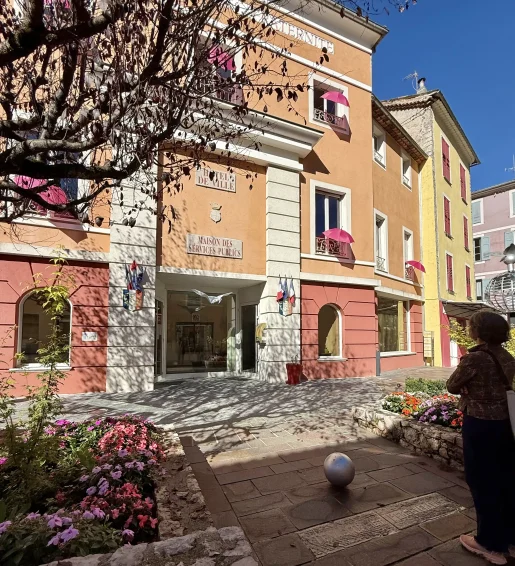 Mairie Puget-Théniers village sentinelles alpes maritimes