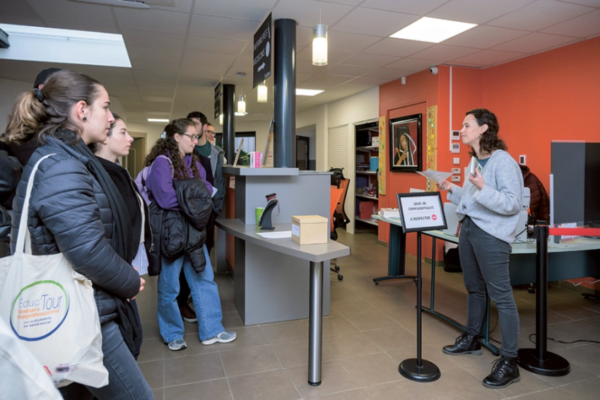 Des étudiants en médecine découvrent la maison de santé pluriprofessionnelle de Signy-le-Petit, un modèle d’exercice coordonné en milieu rural.