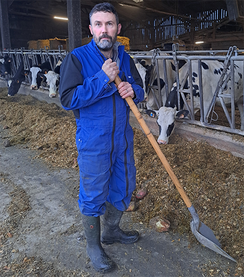 Les crues font partie de notre quotidien. Sachant qu'on peut avoir des difficultés ou des récoltes hasardeuses, on a toujours des stocks d'avance », indique Matthieu Gélineau, éleveur sur les plaines alluviales du bassin versant de la Loire, au cœur des vallées basses angevines (copyright : DR).