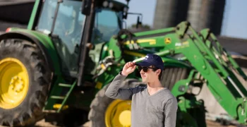 Agriculteurs, viticulteurs, paysagistes… Les métiers en extérieur nécessitent une protection solaire quotidienne pour réduire le risque de cancer de la peau.